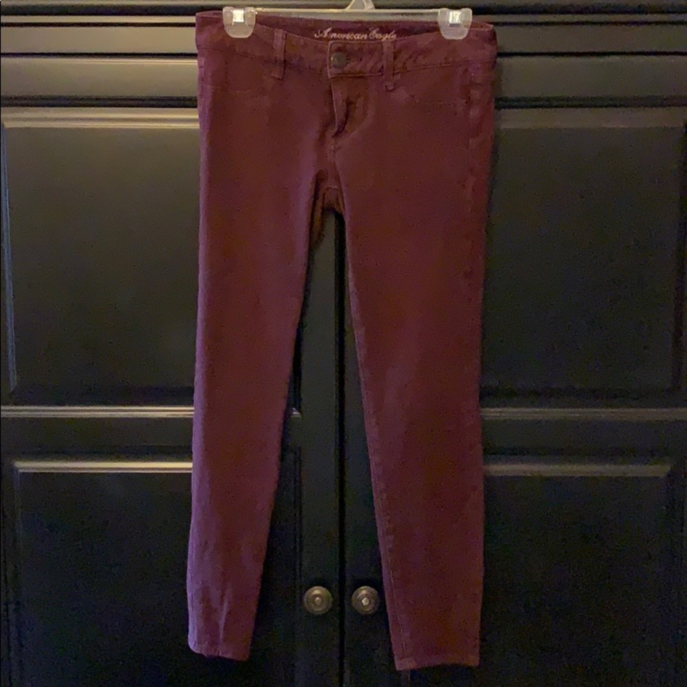 American Eagle burgundy jeggings